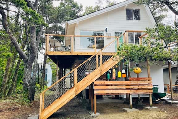 The Weekender in Neskowin| Steps to Beach | Hot Tub - Image 1